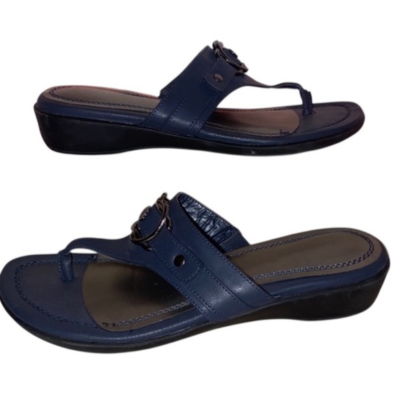 Unisa Rubber Wedge Thong Sandals in Navy and Trimmed in Silver Tone Size 10M - Picture 6 of 7
